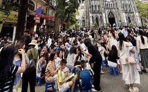 Clip tóm tắt mùa thu Nhà Thờ hôm nay: Quá đông!