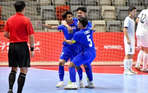 Thắng “siêu nghẹt thở”, tuyển Thái Lan ngạo nghễ tiến vào bán kết giải châu Á