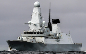 Tàu khu trục của hải quân lẫy lừng thành "thảm họa", 3000 ngày nằm co ro bất lực: Chỉ tại ham đồ rẻ?