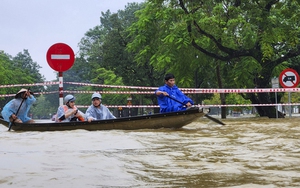 Chuyên gia lý giải nguyên nhân đợt mưa đặc biệt lớn kéo dài gây lũ đặc biệt lớn trên các sông ở Huế, Đà Nẵng