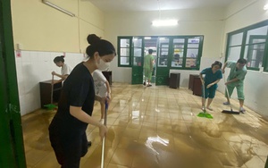 Cảnh tượng bên trong Bệnh viện Trung ương Huế sau cơn lũ dữ