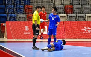 Cầu thủ Thái Lan phải ngồi xe lăn, HLV “nói cứng” sau thảm bại 1-9 và mất vé Olympic