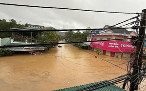 Quảng Ngãi nước lũ ngập đến tầng 1, nhiều nơi xấp xỉ đỉnh lũ lịch sử 1999