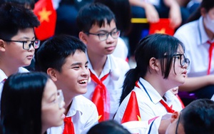 Tiếng Anh sẽ thành môn bắt buộc từ lớp 1