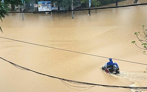 Lũ ở Huế rút mạnh sau lần 2 "đạt đỉnh"