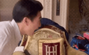 Không nhận ra Phó tổng đạo mạo nhà bầu Hiển với khoảnh khắc Tổng tài "xả vai" với các con