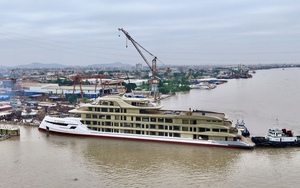 Du thuyền 6 sao mới nhất vừa hạ thủy ở Hạ Long: Được làm bởi người Việt, hoạt động theo mô hình “độc lạ”