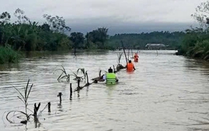 Đi xe đạp điện qua vùng ngập sâu, 3 em nhỏ ở Quảng Trị bị lũ cuốn trôi