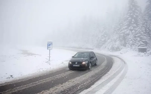 Thời tiết đảo lộn ở châu Âu, tuyết phủ trắng Balkans giữa mùa thu