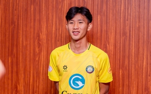 Tuyển Lào triệu tập cầu thủ gốc Việt để đấu với Malaysia