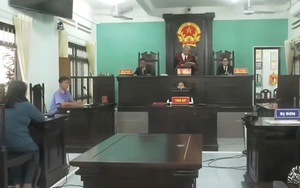 Cụ ông dẫn người tình về chụp ảnh trước bàn thờ vợ gây phẫn nộ