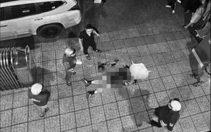 Bắt nam thanh niên đâm chết bạn gái trên vỉa hè ở TP.HCM