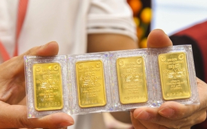 Giá vàng trong nước lần đầu vượt 142 triệu đồng/lượng