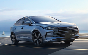 Xe 'ăn xăng như ngửi' ồ ạt đổ bộ Việt Nam: Có mẫu to hơn Vios ăn 3,8L/100km, cắm sạc đi 120km như xe điện