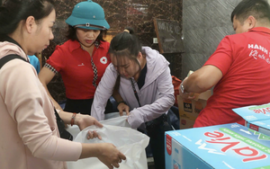 Không để thực phẩm cứu trợ hỏng, mốc đến tay người dân vùng lũ