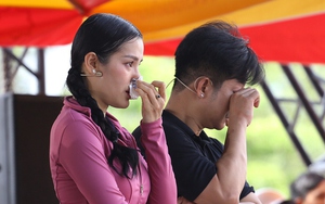 Nam ca sĩ mua nhà 8 tỷ bật khóc nức nở