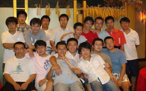 Bỏ về trước để trốn "chia bill" họp lớp, ai ngờ lớp trưởng có hành động khiến tôi cả đời không quên