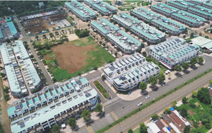 Cảnh tượng "nóng rực": Hàng dài người xếp hàng bốc thăm mua căn hộ giá chỉ 9 triệu đồng/m2