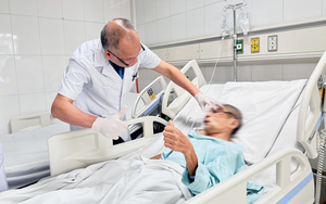 Kỳ tích y khoa: Ca mổ trong đêm “vá lại” gương mặt bị chấn thương nặng của người đàn ông Hà Nội