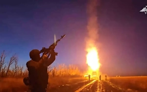 Tên lửa Kinzhal và UAV trút đòn xuống sân bay quân sự và trung tâm trinh sát