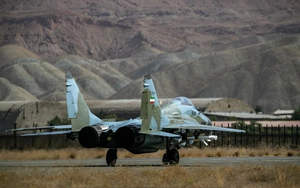 Iran nhận lô tiêm kích Nga đầu tiên sau hơn 30 năm: Cơ hội thay đổi cán cân sức mạnh?