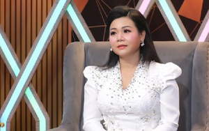 Nữ ca sĩ Bolero vừa tốt nghiệp cử nhân luật nói lý do ngày càng ít show