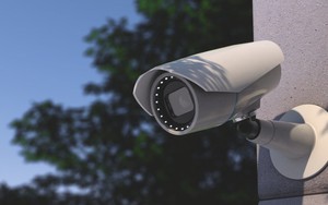 Nhiều người nổi tiếng bị camera an ninh quay lén, làm sao để món đồ này không "phản chủ"