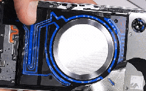 Mổ xẻ flagship Android mới, YouTuber ngỡ ngàng trước công nghệ tản nhiệt như của "người ngoài hành tinh"