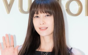 28 năm trước, 1 cô gái chỉ nhờ 2 giây mà đổi đời thành sao hạng A, cưới luôn nam thần đẹp nhất cả nước