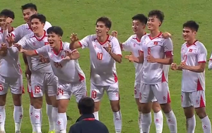 Tuyển Việt Nam đánh bại Trung Quốc, phó tướng thầy Kim tiết lộ: "Đội thắng nhờ thay đổi 1 điều"