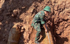 Phát hiện quả bom nặng 350kg khi làm ruộng ở Bắc Ninh