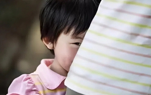 Vô tư đăng ảnh con gái trên MXH, 8 năm sau cả gia đình mới phát hiện chuyện động trời: Cảnh sát lập tức điều tra!