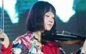 Nữ ca sĩ Huệ Quân qua đời vì tai nạn