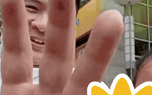 Chủ tịch Đỗ Vinh Quang - chồng Đỗ Mỹ Linh bị người lạ lao vào, dí camera cận mặt: Phản ứng khó tin!