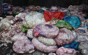 Rùng mình cảnh tượng bên trong cơ sở nấu mỡ bẩn giữa nghĩa trang: Hình ảnh khiến ai cũng kinh hãi