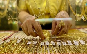 Giá vàng hôm nay 16/11: Ít biến động sau phiên lao dốc