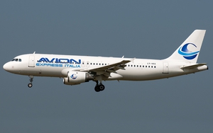 Không có bằng cơ trưởng dám lái máy bay chở hàng trăm hành khách khắp châu Âu?