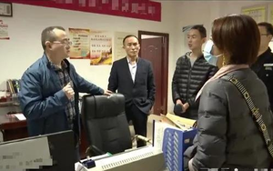 Mua nhà 2,6 tỷ đồng chưa kịp ở đã bị gia đình 8 người lạ “cướp” mất, chủ nhà chết sững