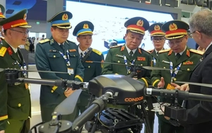 Bộ Quốc phòng Việt Nam tham dự triển lãm hàng không lớn tại Dubai