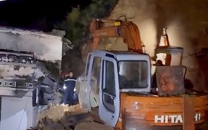 Giải cứu bé gái 8 tuổi ở Đà Lạt bị đất đá sạt lở vùi lấp