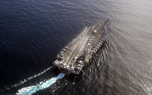 Một lực lượng quân khổng lồ được triển khai ngoài khơi bờ biển Venezuela