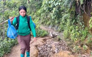 Cô giáo vùng cao lội suối, vượt dốc gánh cơm có thịt lên non cho học trò