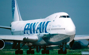 Máy bay nổ tung giữa trời: Biểu tượng một thời của nước Mỹ sụp đổ khiến cả thế giới bàng hoàng