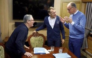 Pháp - Đức quyết hạn chế sức mạnh quân sự của nhau