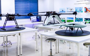 Từ lý thuyết đến thực chiến: CT Group tặng ngay phòng lab chuyên sâu UAV, robot nông nghiệp cho trường ĐH