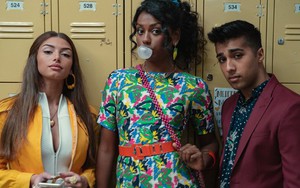 Xem phim Sex Education, tôi chợt hiểu tại sao những đứa trẻ "con nhà người ta" thường giỏi nhưng lại luôn cô đơn