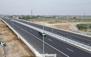 Toàn cảnh cầu vượt trên cao tốc Bắc - Nam qua Ninh Bình vừa thông xe