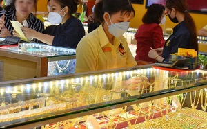 Giá vàng hôm nay 24-11: Vừa mở cửa đã tiếp tục giảm