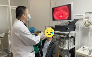 Người đàn ông sốc nặng vì phát hiện "KHỐI U SÚP LƠ" mọc trong cổ họng, cãi bác sĩ: Virus này chỉ tấn công nữ giới!