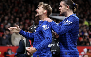 Cầu thủ Everton tát nhau, Man United vẫn thua sốc trên sân nhà